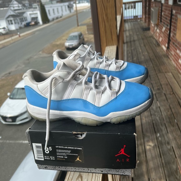 Air Jordan 11 Low Carolina Size 9.5 - Picture 5 of 5